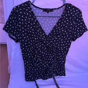 Black floral tee